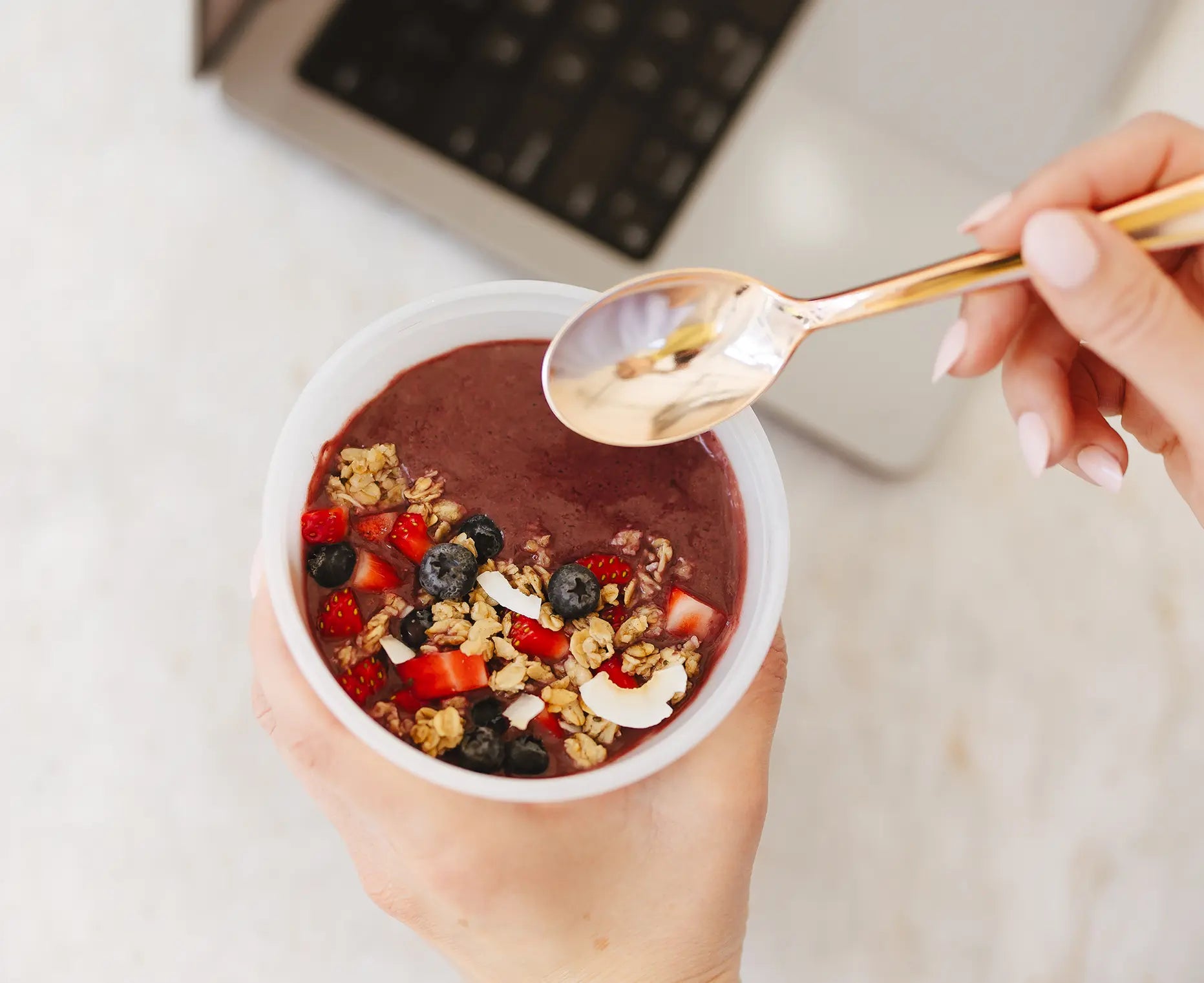 Fruit & Granola Topped Açaí Bowl – Açaí Blend